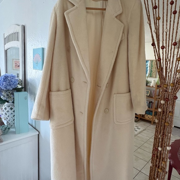 Evan Picone Jackets & Blazers - Evan Picone Classic Cream Long Wool-Blend Coat